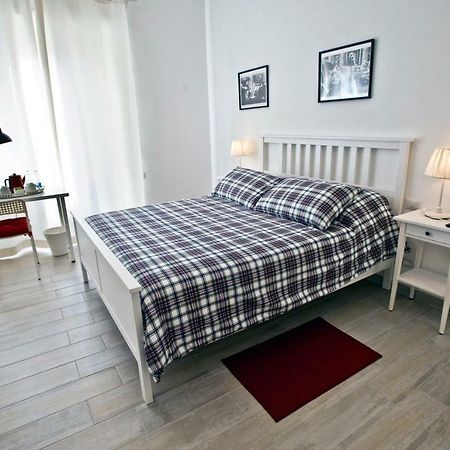 Fellini Bed & Breakfast Rome Bagian luar foto