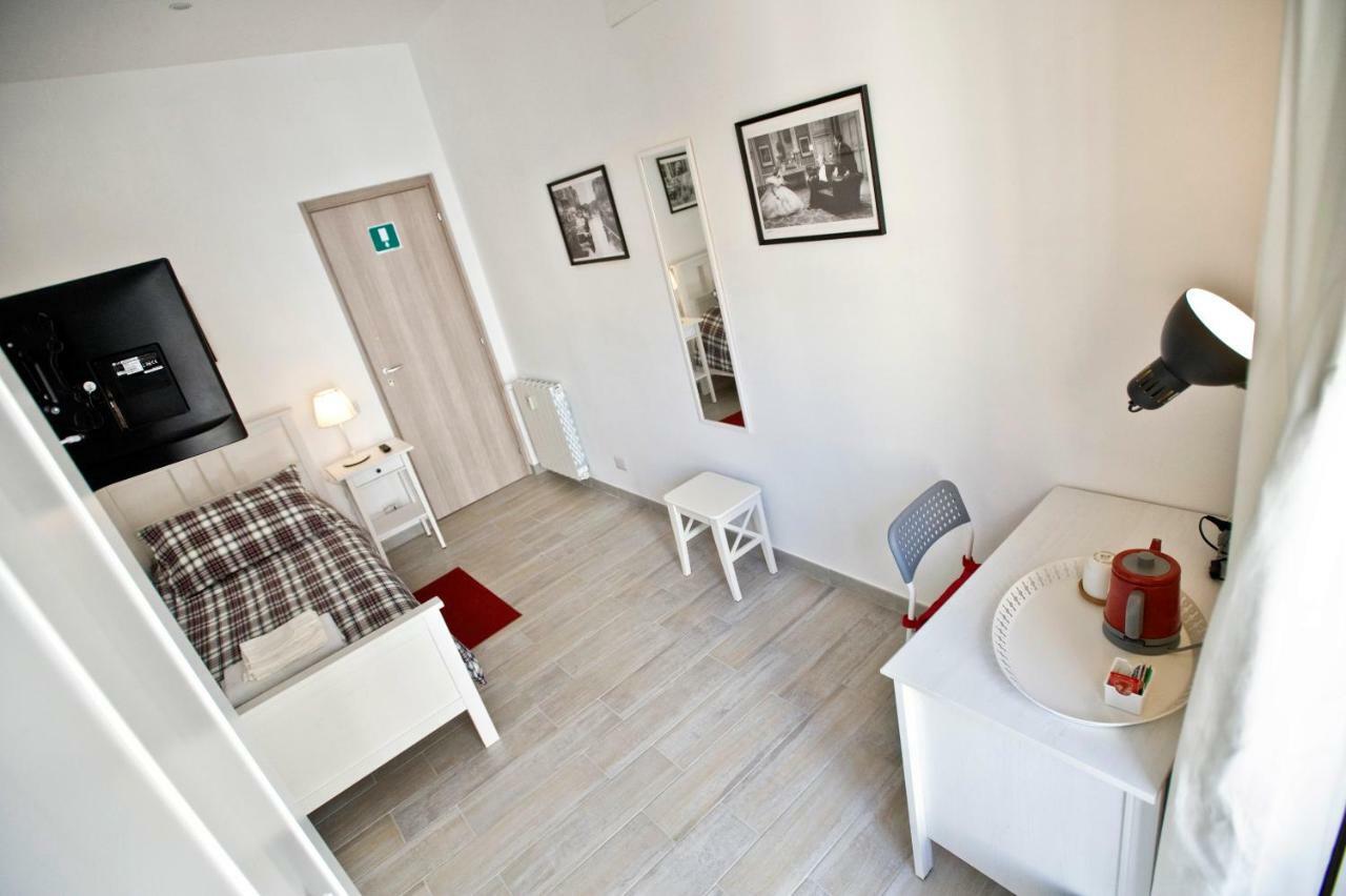 Fellini Bed & Breakfast Rome Bagian luar foto